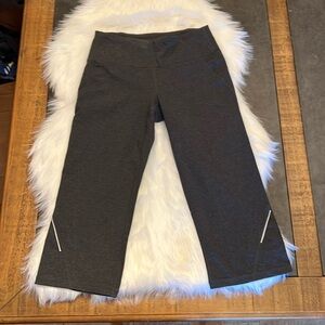Athleta Power Kick Coolmax Capri Leggings I XSm